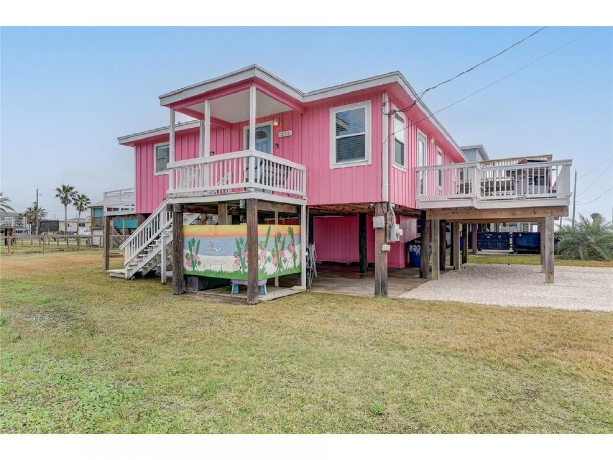 Picture of Home For Sale in Surfside Beach, Texas, United States