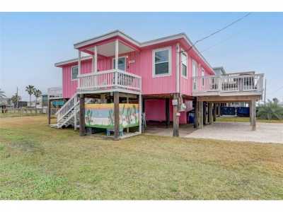 Home For Sale in Surfside Beach, Texas