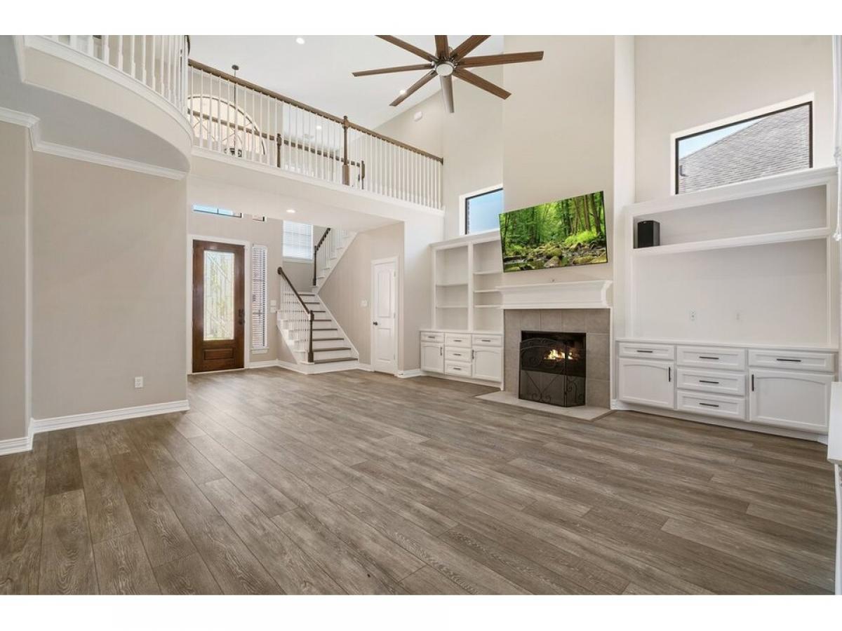 Picture of Home For Sale in Willis, Texas, United States