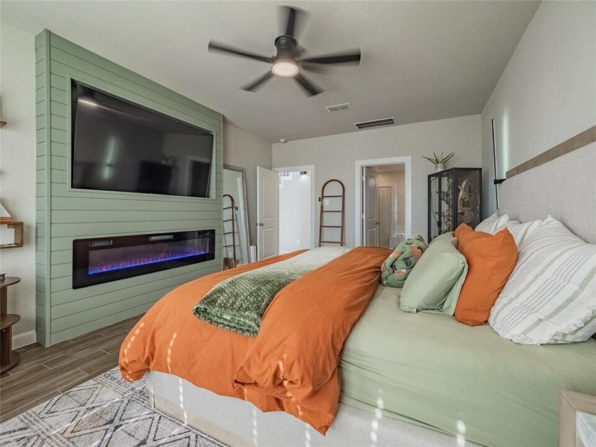 Picture of Home For Sale in Iowa Colony, Texas, United States