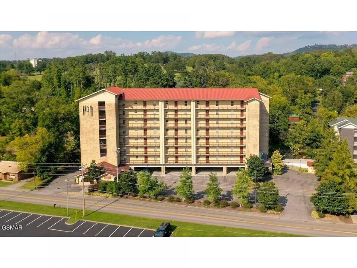 Picture of Home For Sale in Pigeon Forge, Tennessee, United States