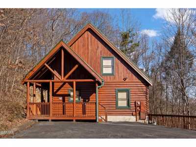 Home For Sale in Pigeon Forge, Tennessee
