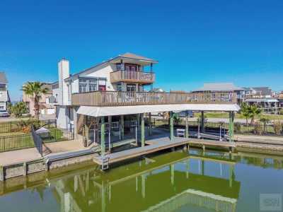 Home For Sale in Tiki Island, Texas