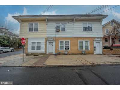 Home For Sale in Upper Darby, Pennsylvania