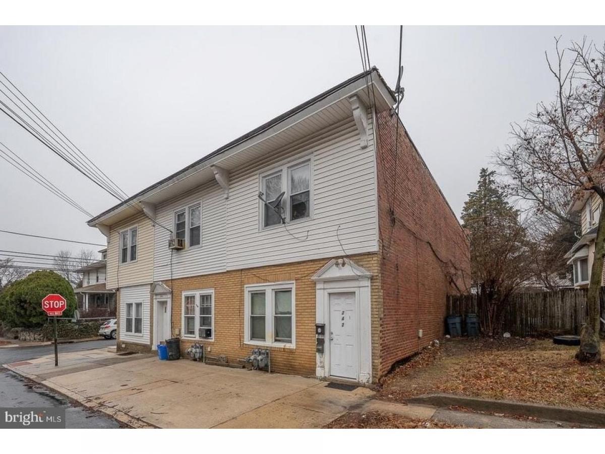 Picture of Home For Sale in Upper Darby, Pennsylvania, United States