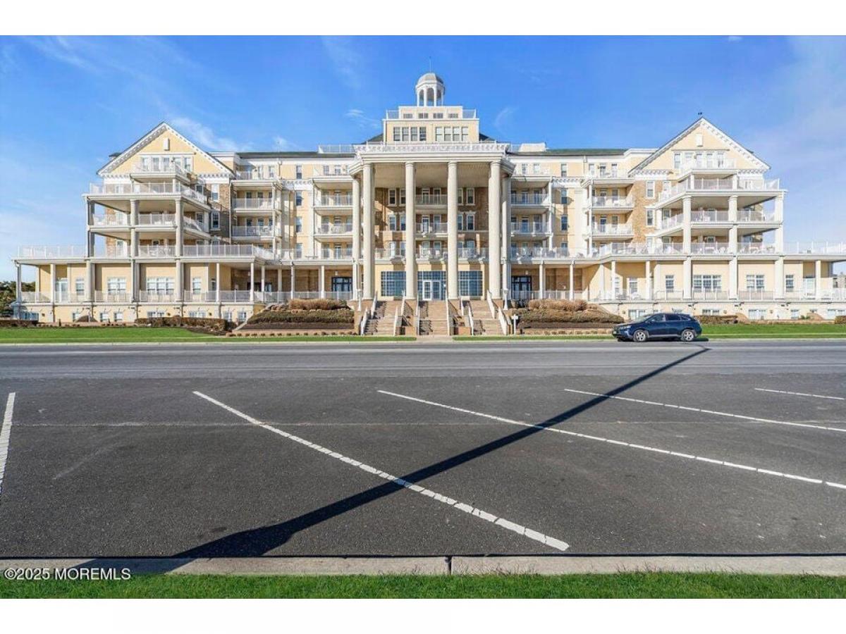 Picture of Home For Sale in Spring Lake, New Jersey, United States