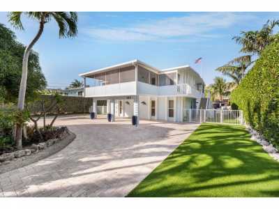 Home For Sale in Plantation Key, Florida