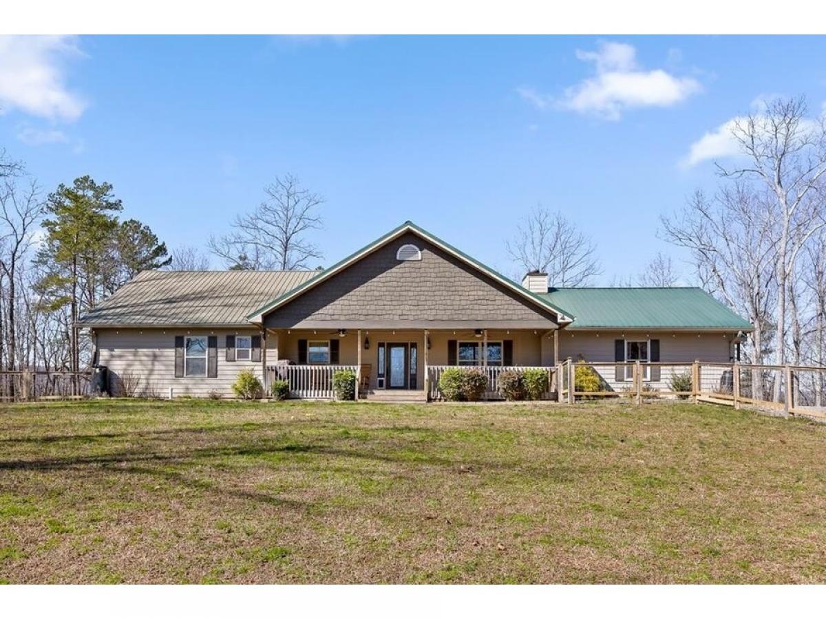 Picture of Home For Sale in Chickamauga, Georgia, United States