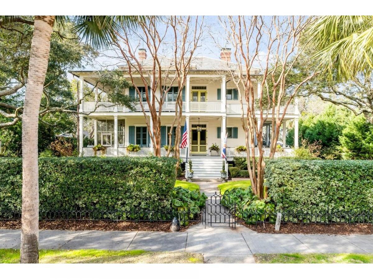 Picture of Home For Sale in Sullivans Island, South Carolina, United States