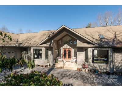 Home For Sale in Flat Rock, North Carolina