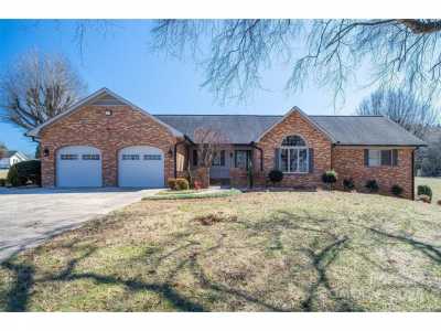Home For Sale in Catawba, North Carolina