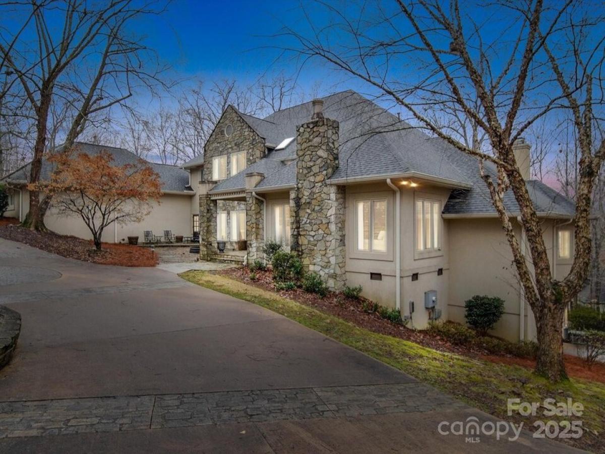 Picture of Home For Sale in Cramerton, North Carolina, United States