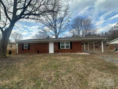 Home For Sale in Forest City, North Carolina