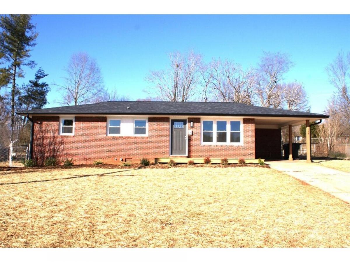 Picture of Home For Sale in Forest City, North Carolina, United States