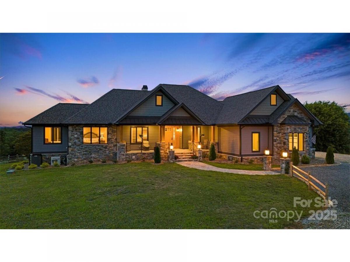 Picture of Home For Sale in Mars Hill, North Carolina, United States