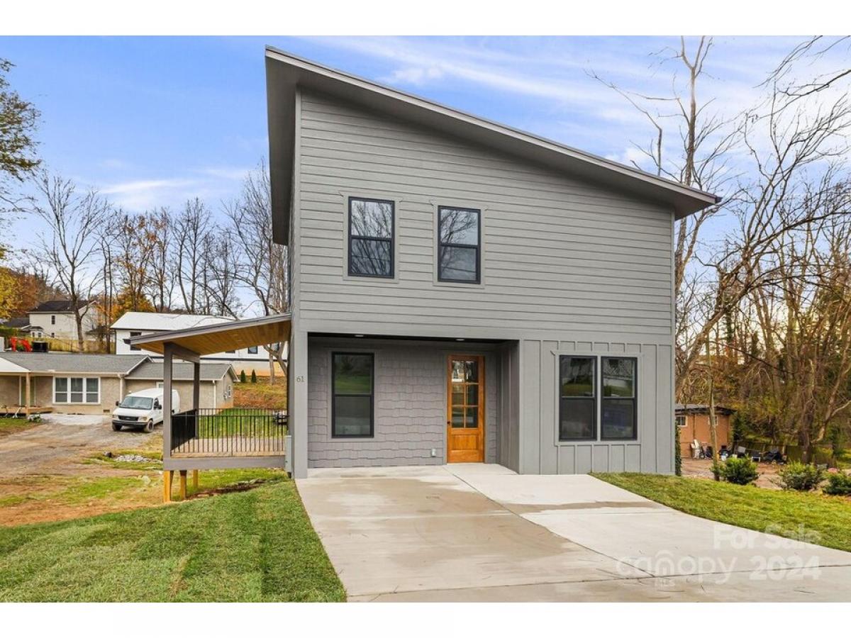 Picture of Home For Sale in Asheville, North Carolina, United States