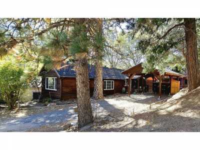 Home For Sale in Cedarpines Park, California