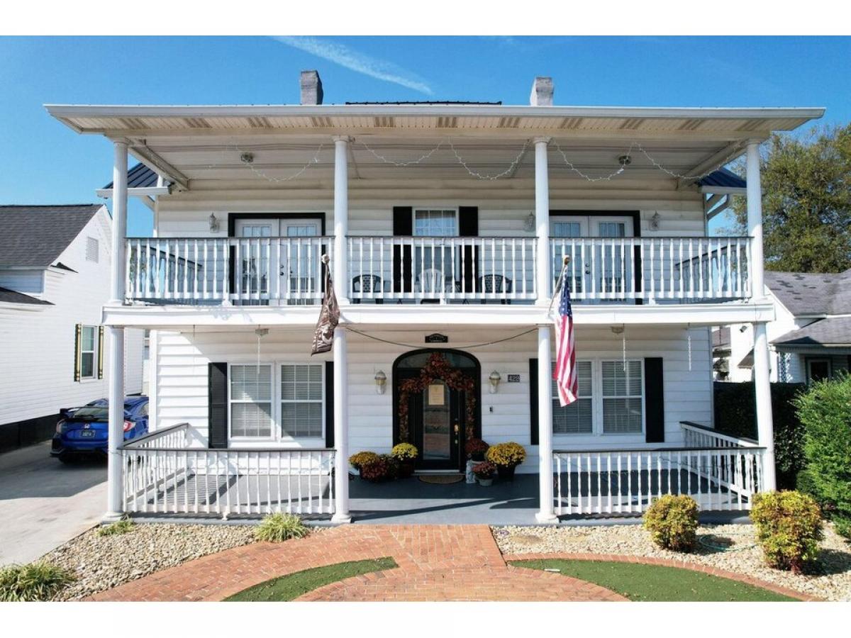 Picture of Home For Sale in Etowah, Tennessee, United States