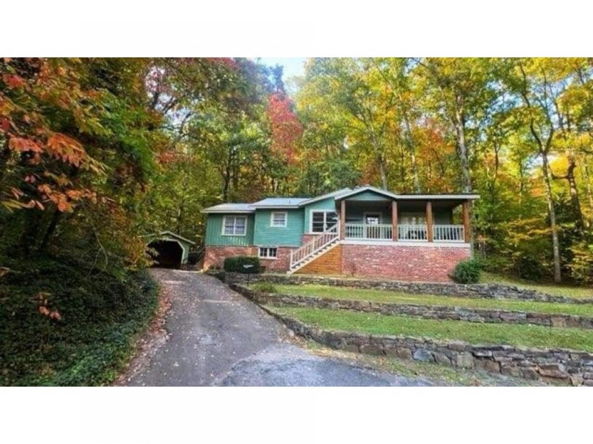 Picture of Home For Sale in Fort Payne, Alabama, United States