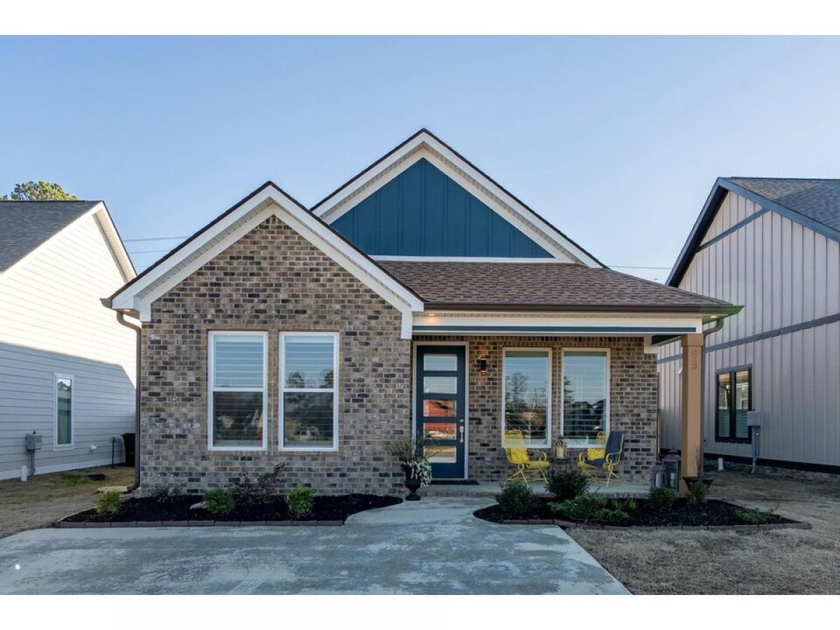 Picture of Home For Sale in Rossville, Georgia, United States