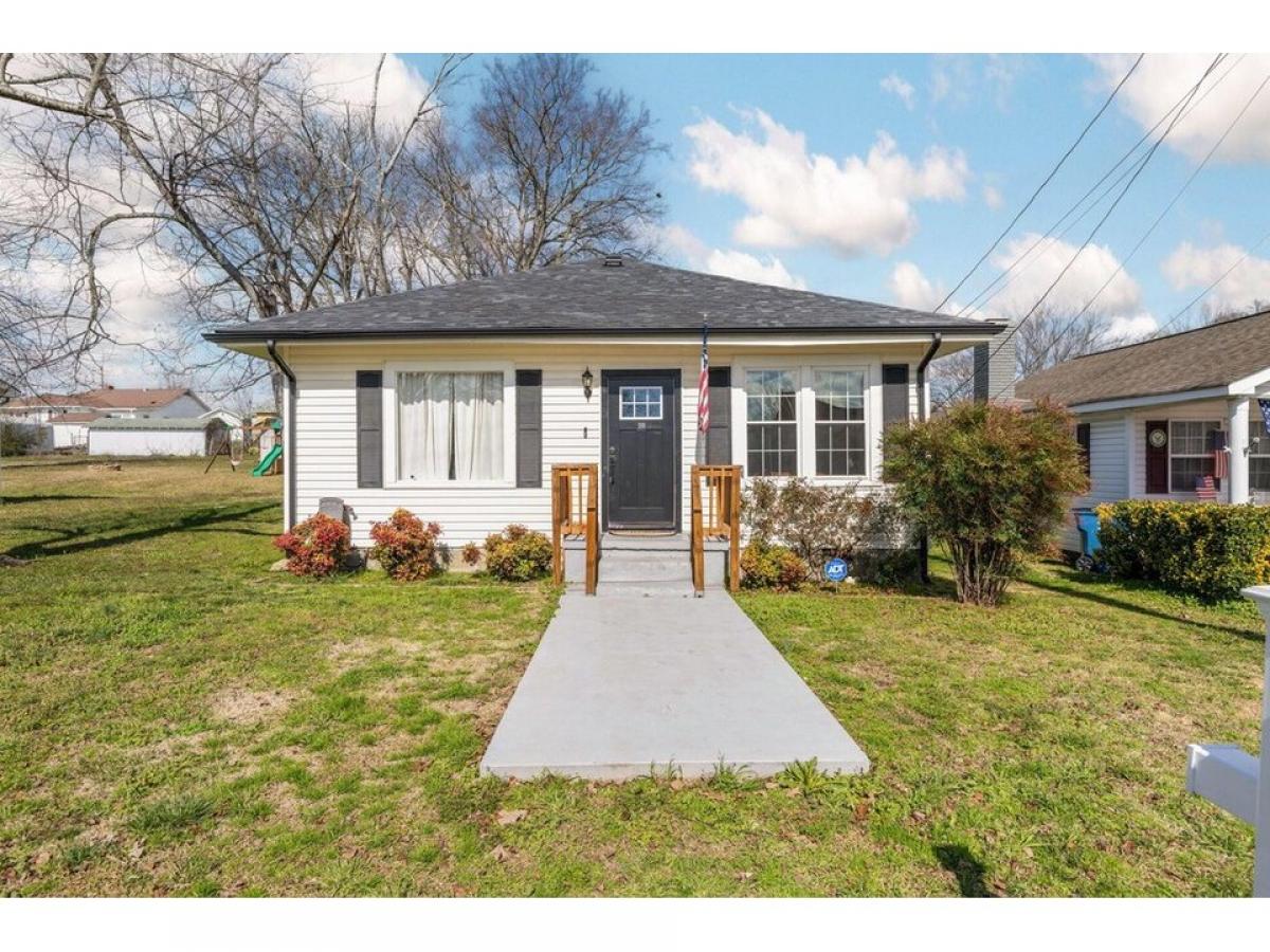 Picture of Home For Sale in Rossville, Georgia, United States