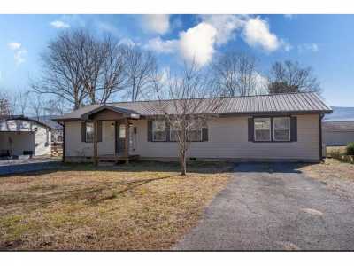 Home For Sale in Trenton, Georgia