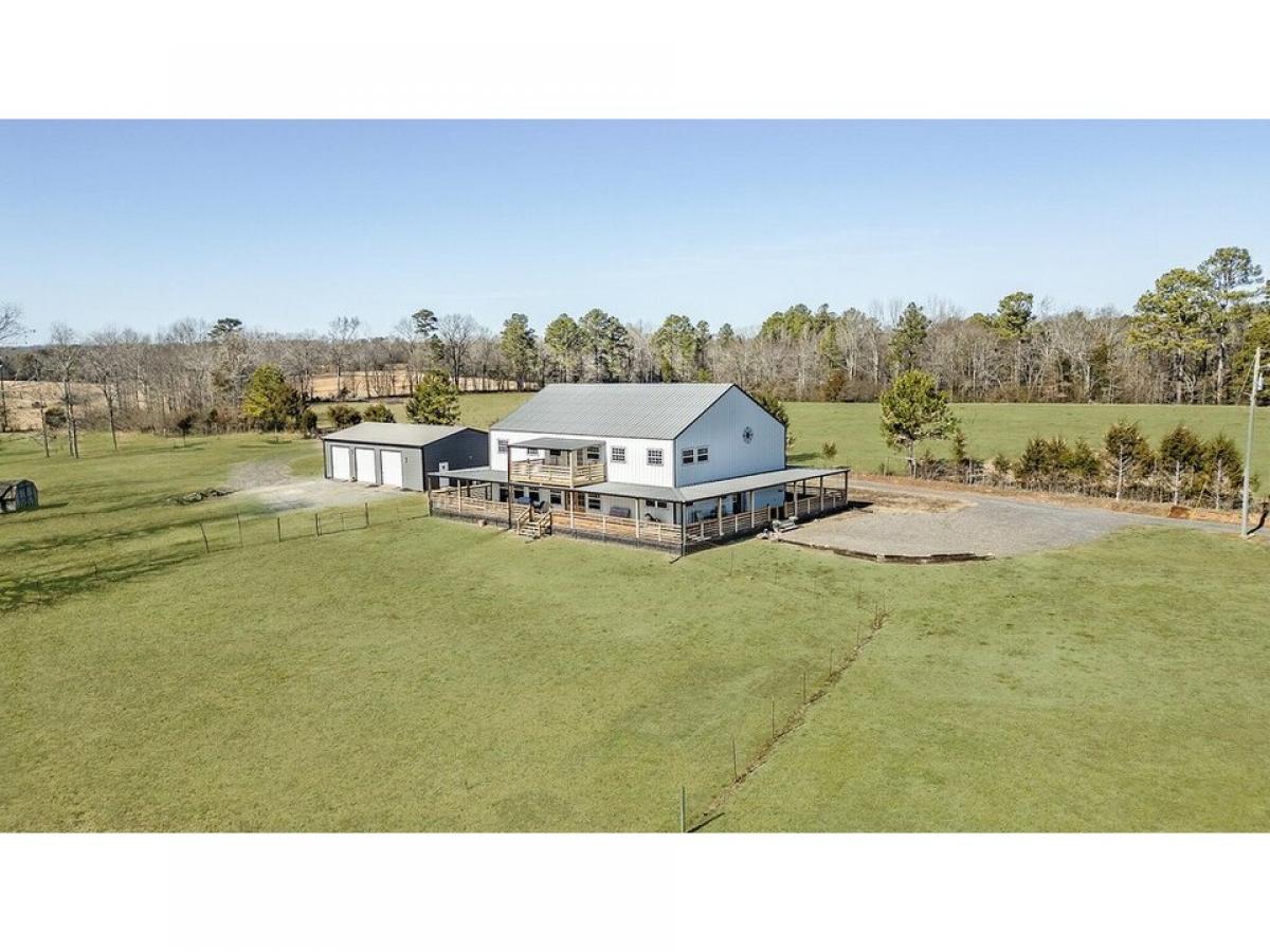 Picture of Home For Sale in Summerville, Georgia, United States
