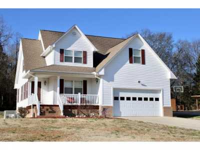 Home For Sale in Spring City, Tennessee