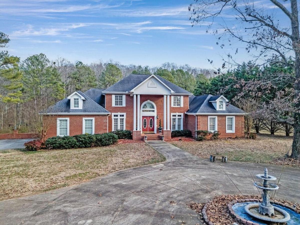 Picture of Home For Sale in Ringgold, Georgia, United States