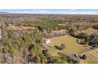 Home For Sale in Chickamauga, Georgia