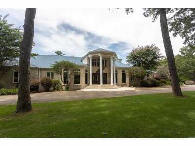 Home For Sale in Russellville, Arkansas