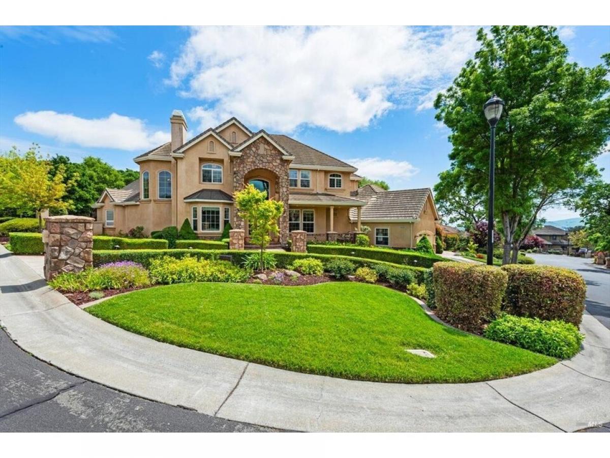 Picture of Home For Sale in Green Valley, California, United States