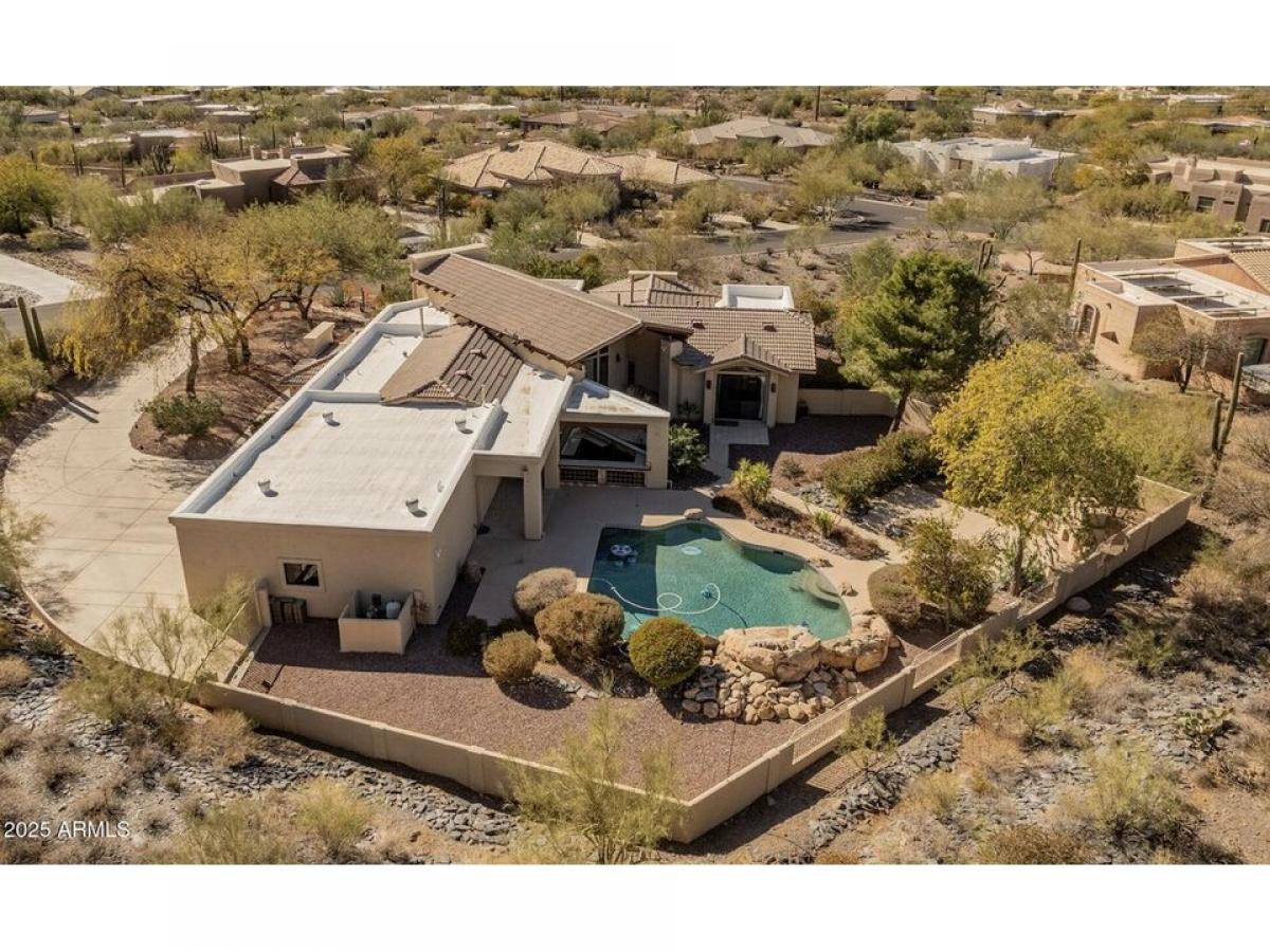 Picture of Home For Sale in Carefree, Arizona, United States
