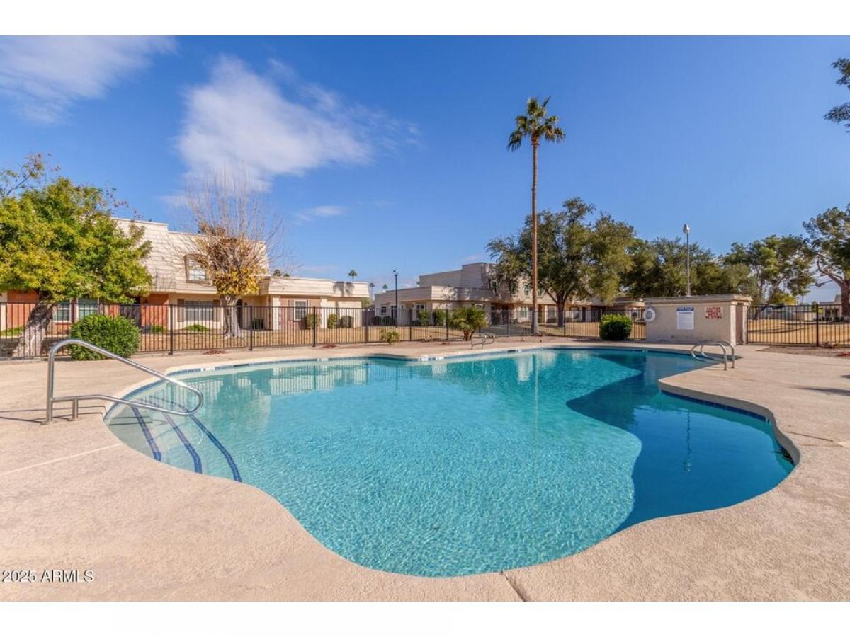 Picture of Home For Sale in Tempe, Arizona, United States