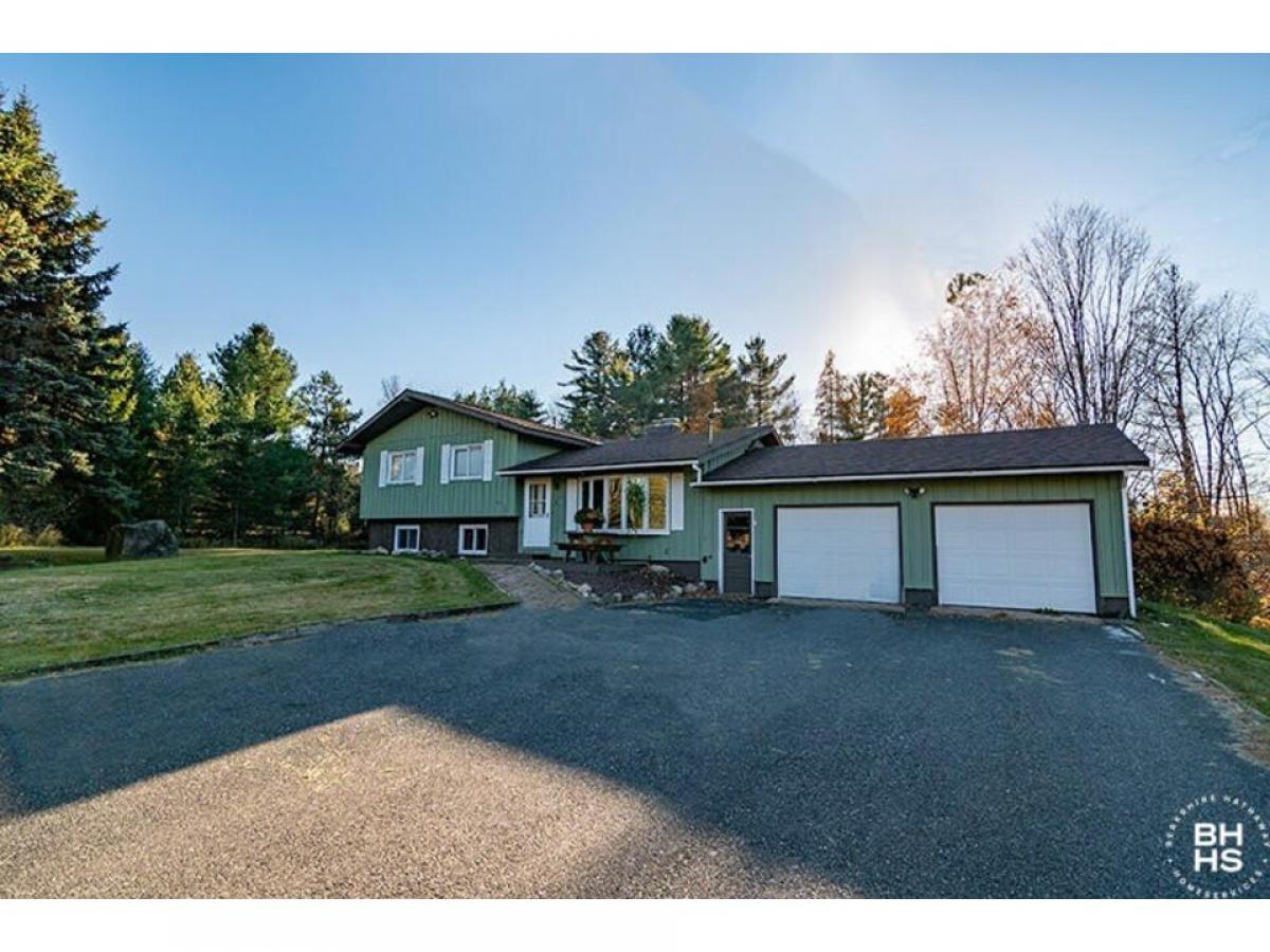 Picture of Home For Sale in Lake Placid, New York, United States
