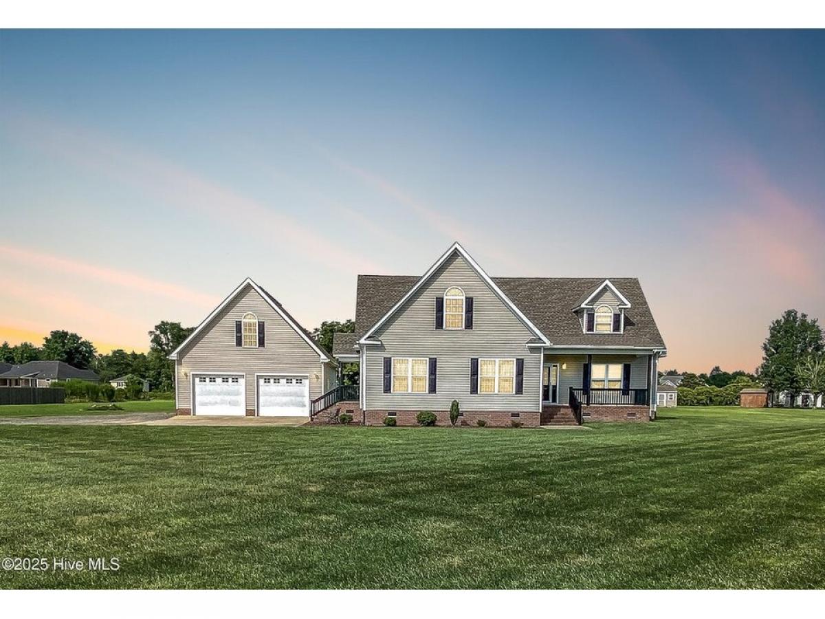 Picture of Home For Sale in Moyock, North Carolina, United States
