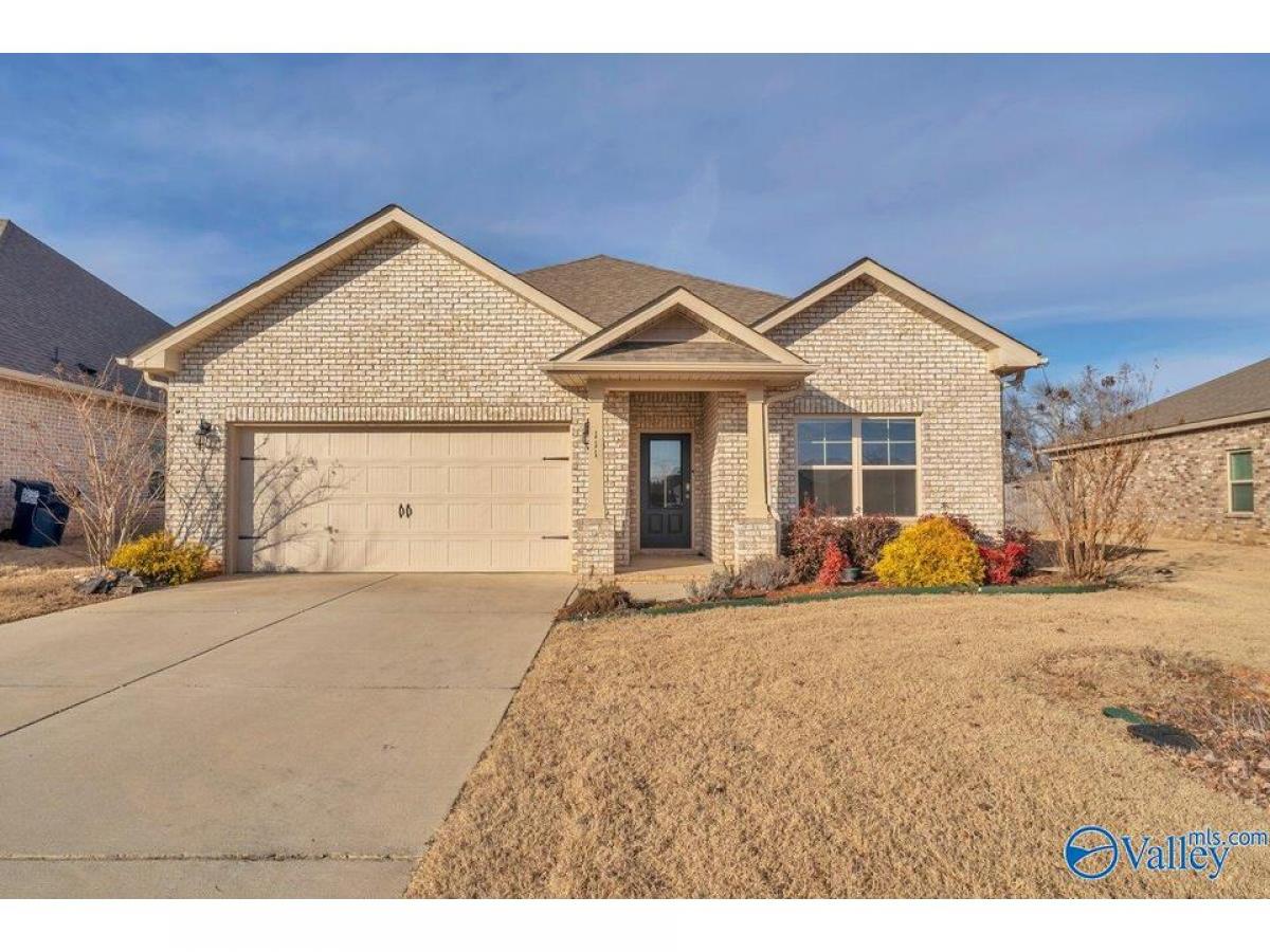 Picture of Home For Sale in New Market, Alabama, United States