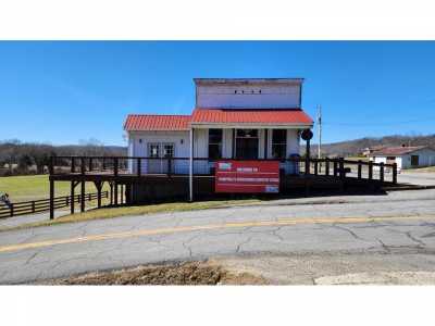 Home For Sale in Jamestown, Kentucky