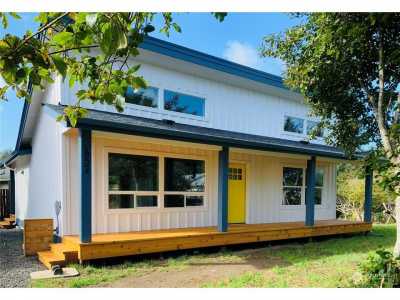 Home For Sale in Ocean Shores, Washington