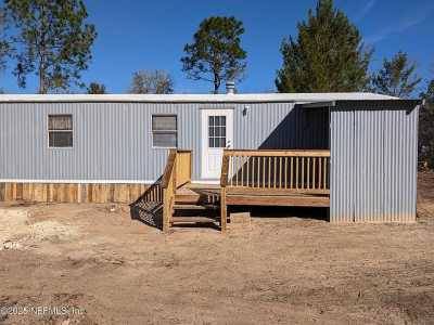 Home For Sale in Interlachen, Florida