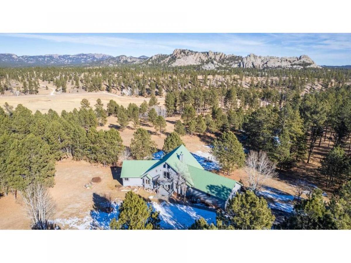 Picture of Home For Sale in Custer, South Dakota, United States