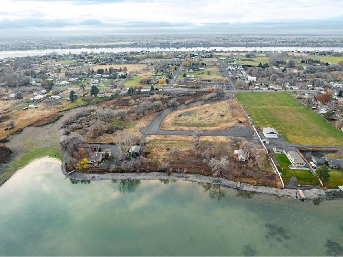 Picture of Residential Land For Sale in Moses Lake, Washington, United States
