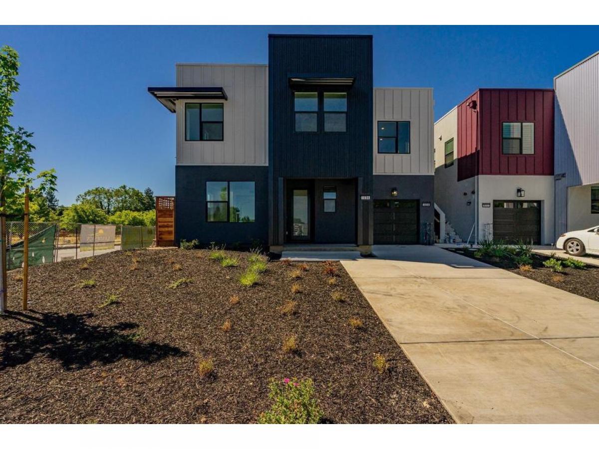 Picture of Home For Sale in Santa Rosa, California, United States