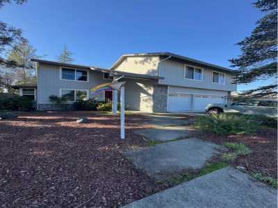 Home For Sale in Rohnert Park, California