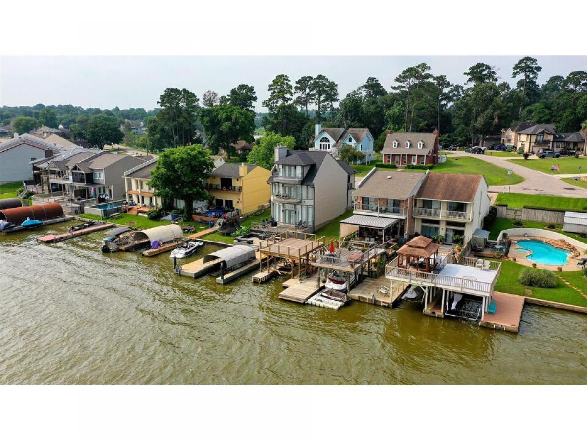 Picture of Home For Sale in Montgomery, Texas, United States