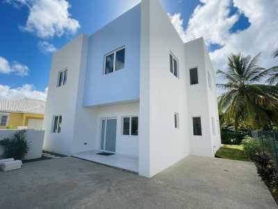 Villa For Sale in
