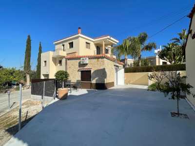 Bungalow For Sale in Paphos, Cyprus
