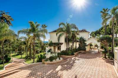 Villa For Sale in Benahavis, Spain