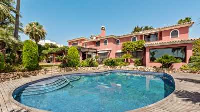 Villa For Sale in Nueva Andalucia, Spain