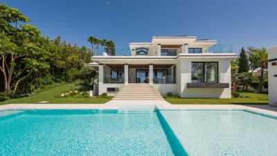 Villa For Sale in Benahavis, Spain